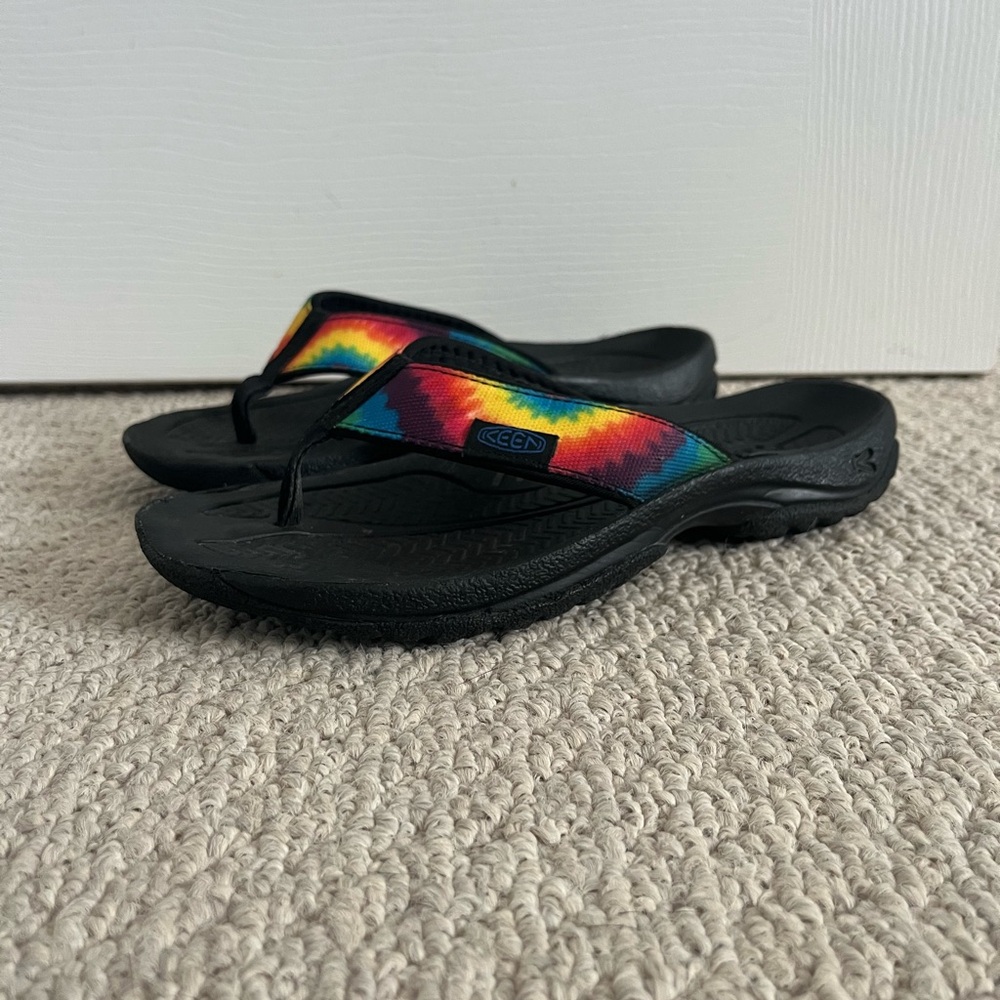 Keen Black Flip-Flop Sandals with Rainbow Straps
